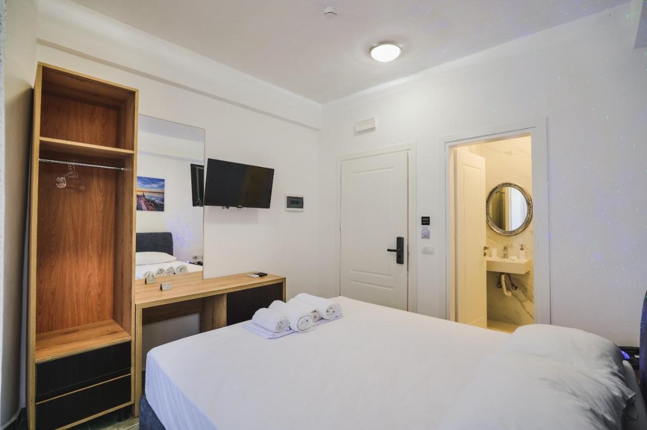 Vullkan Hotel Ksamil Buitenkant foto