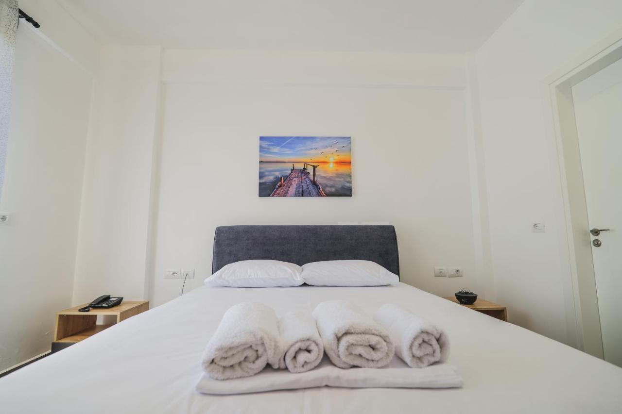 Vullkan Hotel Ksamil Buitenkant foto