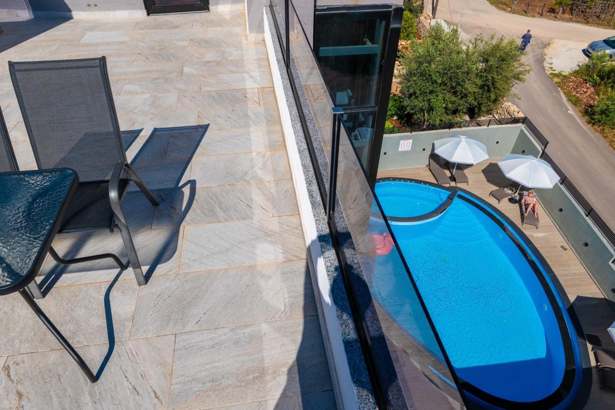 Vullkan Hotel Ksamil Buitenkant foto