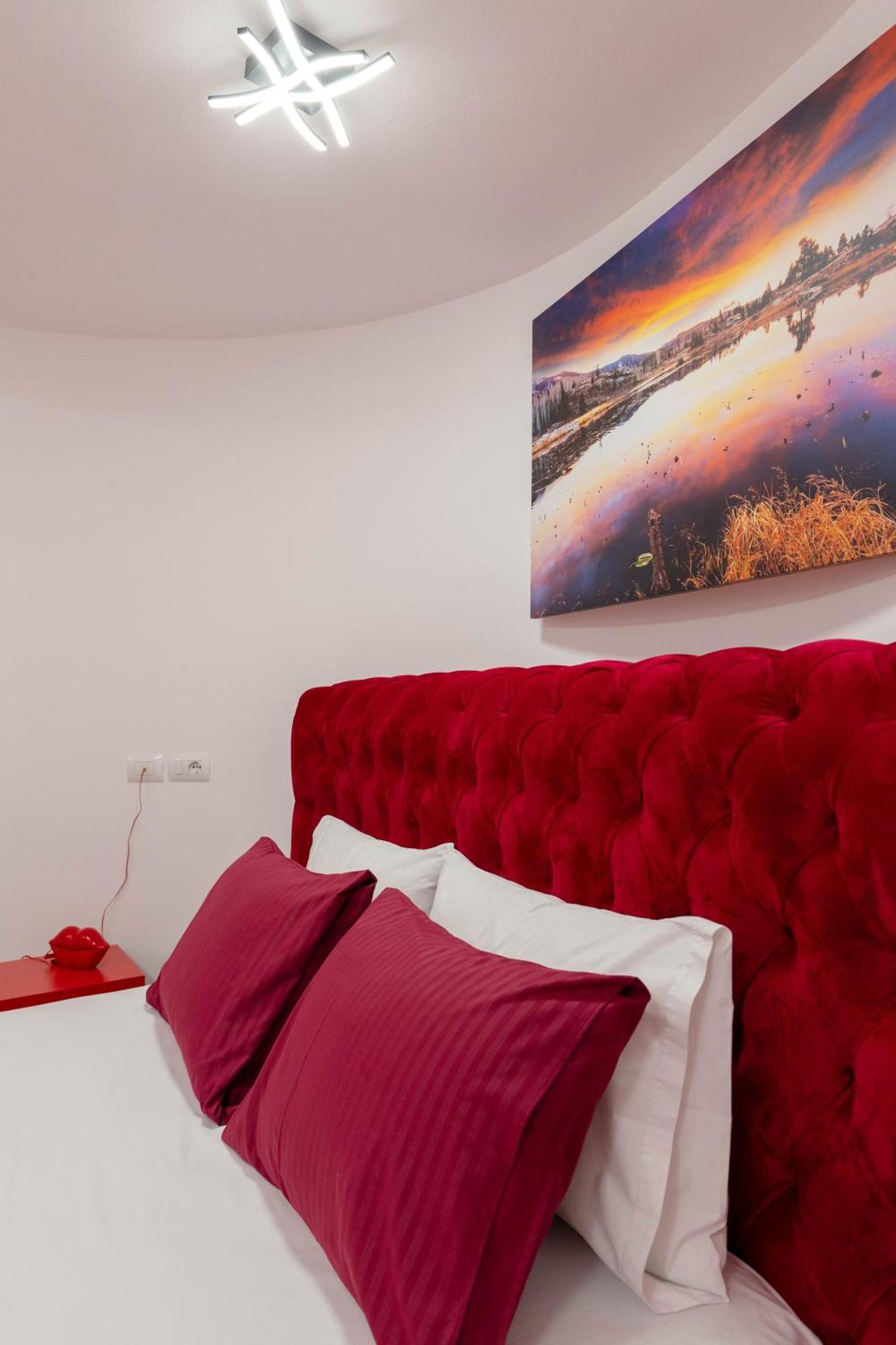 Vullkan Hotel Ksamil Buitenkant foto